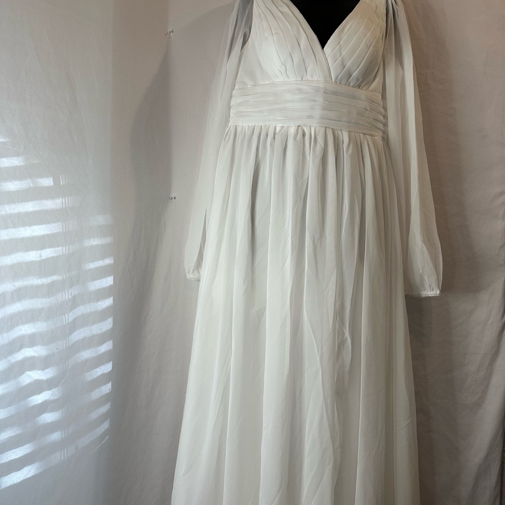 Elegant White Long Sleeve wedding Dress 38 inches long train size 14 ￼
